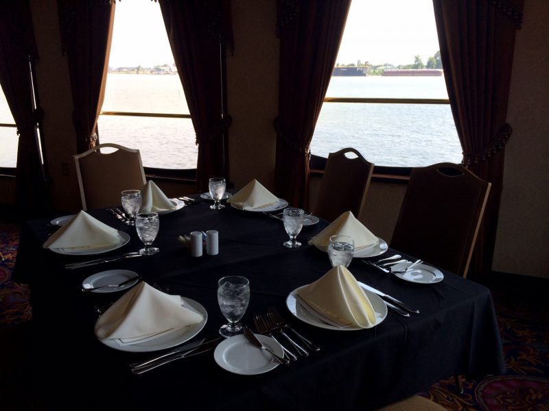 Paddlewheeler Creole Queen dining room