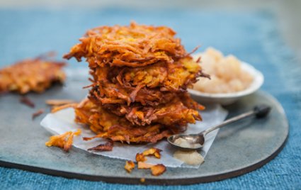 apple sauce and latkes